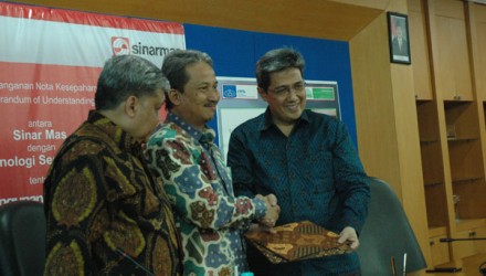 Penandatanganan MOU Ruang Auditorium Sinarmas Penandatanganan MOU Ruang Auditorium Sinarmas